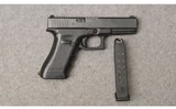 Glock ~ Model 22 ~ Semi Auto Pistol ~ .40 S&W - 7 of 7