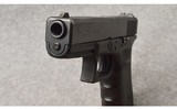 Glock ~ Model 22 ~ Semi Auto Pistol ~ .40 S&W - 6 of 7