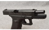 Glock ~ Model 22 ~ Semi Auto Pistol ~ .40 S&W - 4 of 7