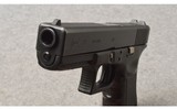 Glock ~ Model 22 ~ Semi Auto Pistol ~ .40 S&W - 6 of 7