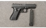 Glock ~ Model 22 ~ Semi Auto Pistol ~ .40 S&W - 7 of 7