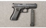 Glock ~ Model 22 ~ Semi Auto Pistol ~ .40 S&W - 7 of 7