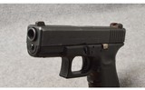 Glock ~ Model 23 ~ Semi Auto pistol ~ .40 S&W - 6 of 7