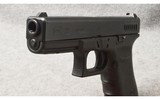 Glock ~ Model 22 ~ Semi Auto Pistol ~ .40 S&W - 6 of 7