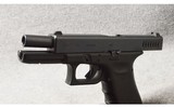 Glock ~ Model 22 ~ Semi Auto Pistol ~ .40 S&W - 3 of 7