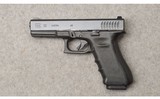 Glock ~ Model 22 ~ Semi Auto Pistol ~ .40 S&W - 2 of 7