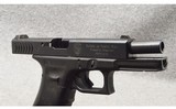 Glock ~ Model 22 ~ Semi Auto Pistol ~ .40 S&W - 4 of 7