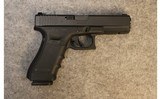 Glock ~ 17 ~ 9mm Luger - 1 of 3