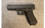 Glock ~ 17 ~ 9mm Luger - 2 of 3