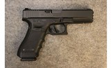 Glock ~ 17 ~ 9mm Luger - 1 of 3