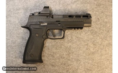 SIG Sauer ~ P320 ~ 9mm Luger