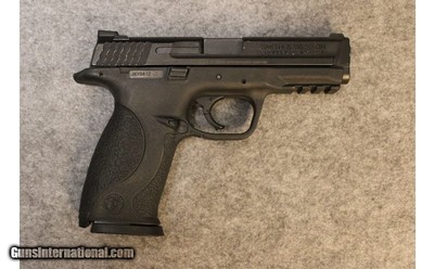 Smith & Wesson ~ M&P 40 ~ .40 S&W