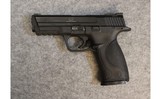 Smith & Wesson ~ M&P 40 ~ .40 S&W - 2 of 2