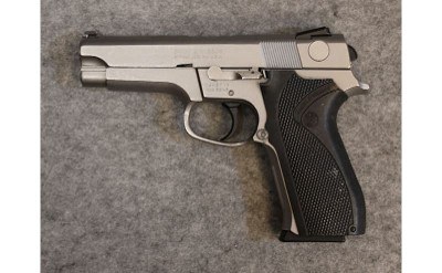 Smith & Wesson ~ 5946 ~ 9mm Luger