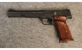 Smith & Wesson ~ Model 41 ~ .22 Long Rifle