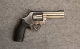 Smith & Wesson ~ 686-6 ~ .357 Magnum - 1 of 3