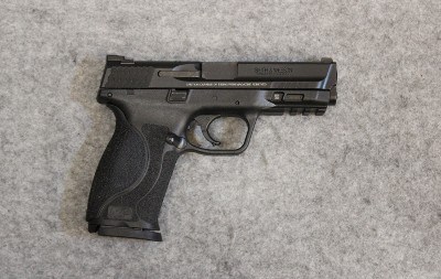 Smith & Wesson ~ M&P 9 ~ 9mm Luger