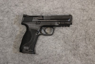 Smith & Wesson ~ M&P 9 ~ 9mm Luger