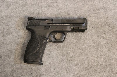 Smith & Wesson ~ M&P 9 ~ 9mm Luger