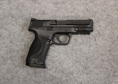 Smith & Wesson ~ M&P 9 ~ 9mm Luger