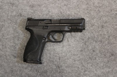 Smith & Wesson ~ M&P 9 ~ 9mm Luger
