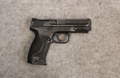 Smith & Wesson ~ M&P 9 ~ 9mm Luger