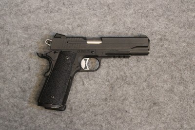SIG Sauer ~ 1911 ~ .45 Auto