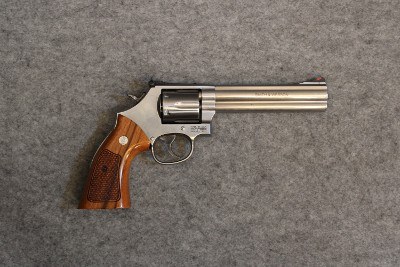 Smith & Wesson ~ 686-6 ~ .357 Magnum