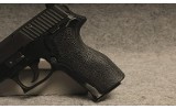 SIG SAUER ~ P226 ~ .40 S&W - 5 of 6