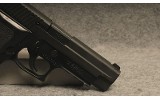 SIG SAUER ~ P226 ~ .40 S&W - 4 of 6