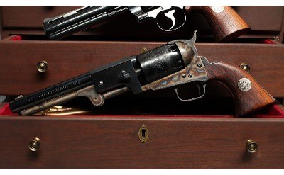 Colt ~ United States Bicentennial Three Revolver Set - Image 2 of 15