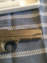 Colt Combat Commander 45 Satin Nickel - 11 of 14