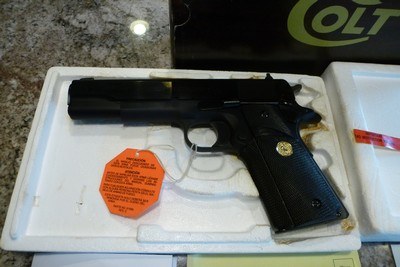Rare Colt 1911 70 series Combat Governmentmodel .45 ,Beautiful Colt royal blue ,. Mint in box w/all paperwork test fired only - Image 2 of 15