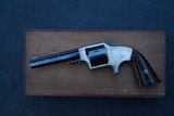 Cased
Plant / Eagle Mfg Front-Loading Revolver - 4 of 9