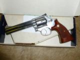 Smith & Wesson Model 686 - 5 of 10