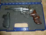SMITH & WESSON 657-4 STAINLESS 41 MAG - 1 of 8