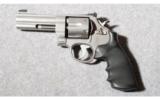 Smith & Wesson Jerry Miculek Edition
Model 625-8 .45 - 2 of 2
