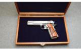 Smith & Wesson Engraved SW1911 in .45 Auto - 3 of 4
