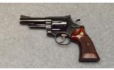 Smith & Wesson ~ 29-2 ~ .44 Magnum - 2 of 3