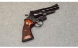 Smith & Wesson ~ 29-2 ~ .44 Magnum - 1 of 3