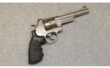 Smith & Wesson ~ 629-5 ~ .44 Remington Magnum - 1 of 2