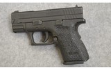 Springfield ~ XD-40 ~ 40 S&W - 2 of 4