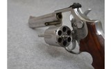 Smith & Wesson ~ 686-1 ~ .357 Magnum / 38 Special - 3 of 3