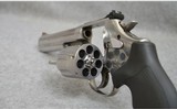 Smith & Wesson ~ 686-6 ~ 357 Magnum - 4 of 5