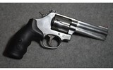 Smith & Wesson ~ 686-6 ~ 357 Magnum - 1 of 2