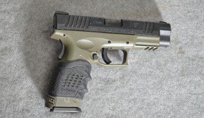 Springfield Armory ~ XD-40 ~ 40 S&W