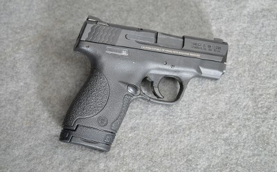 Smith & Wesson ~ M&P 9 Shield ~ 9 MM Luger
