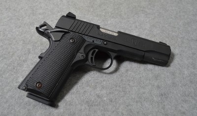 Browning ~ Black Label 1911 ~ 380 ACP