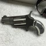 North American Mini Revolver - .22 LR - All stainless steel - Complete with: - 5 of 8