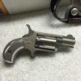 North American Mini Revolver - .22 LR - All stainless steel - Complete with: - 6 of 8